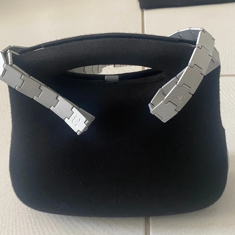 RARE collector item CHANEL Black jersey Millenium 2005 frame BUTT Bag vintage